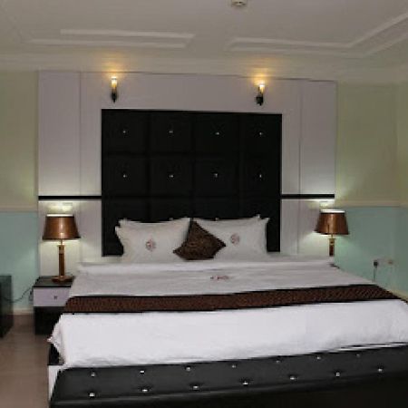 Room In Lodge - All Seasons Hotel-Owerri Exterior photo